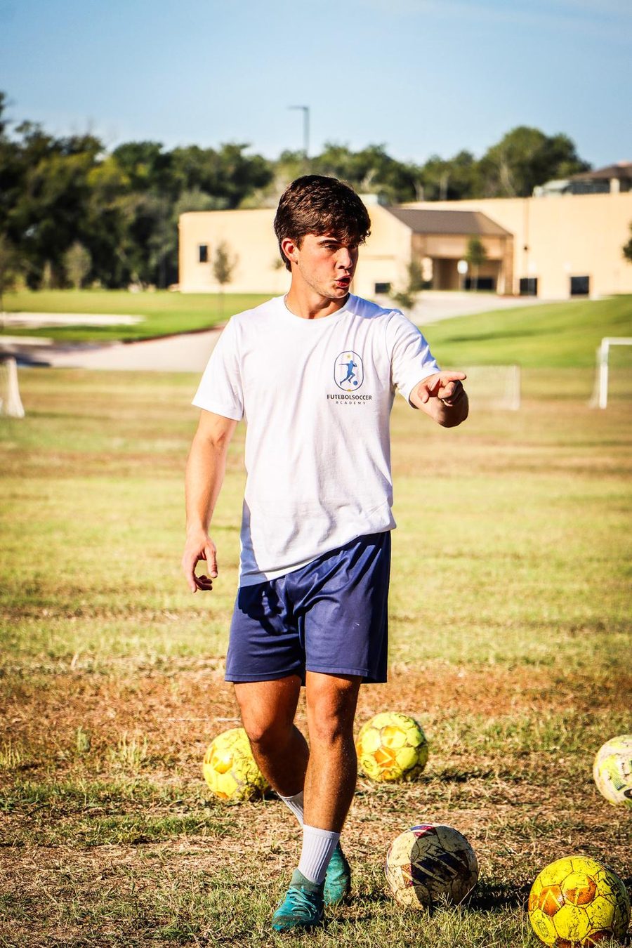Coach Jose Arvelaiz